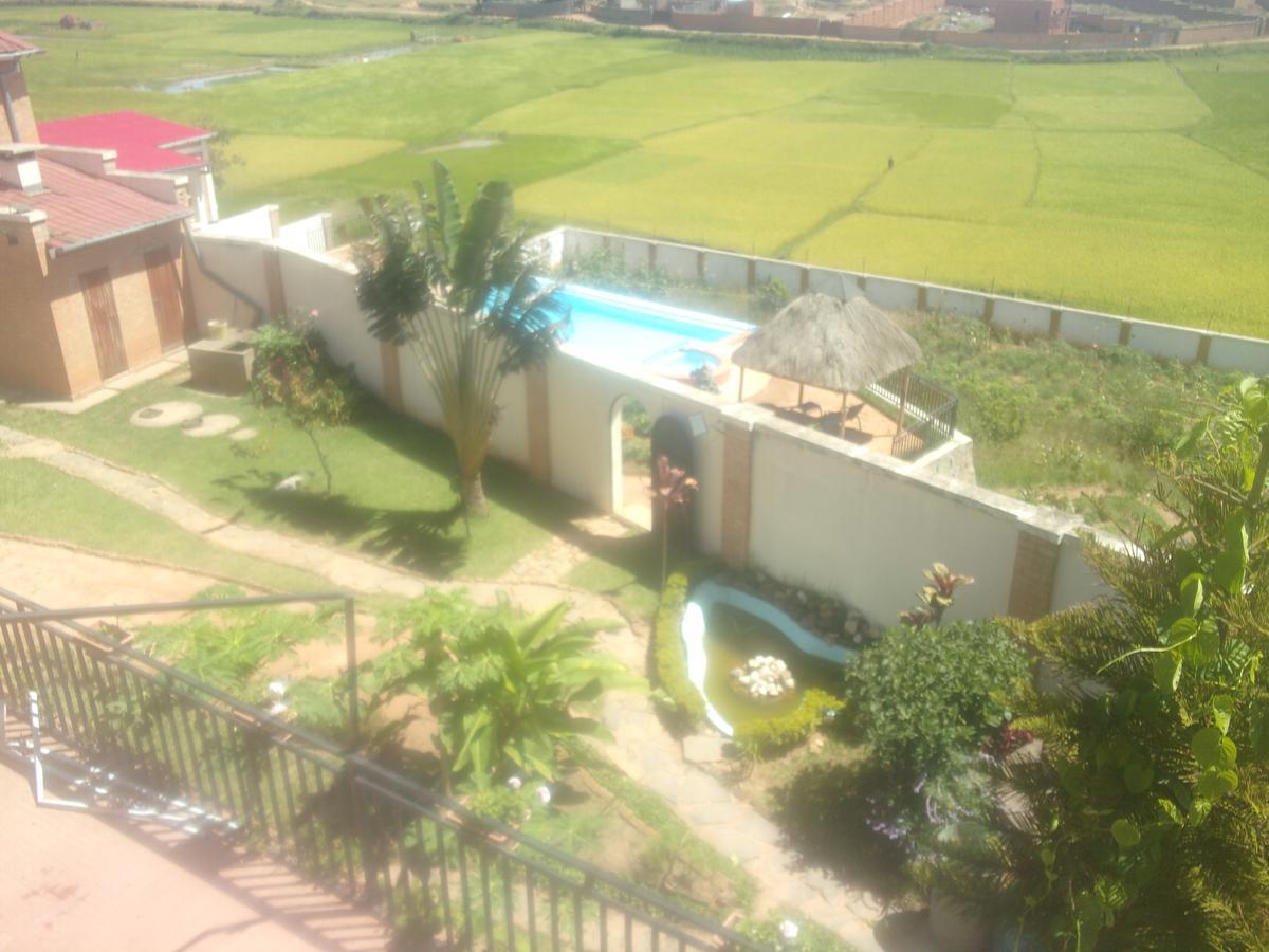 Bg Tours Bed & Breakfast Ambohijanaka Exterior photo